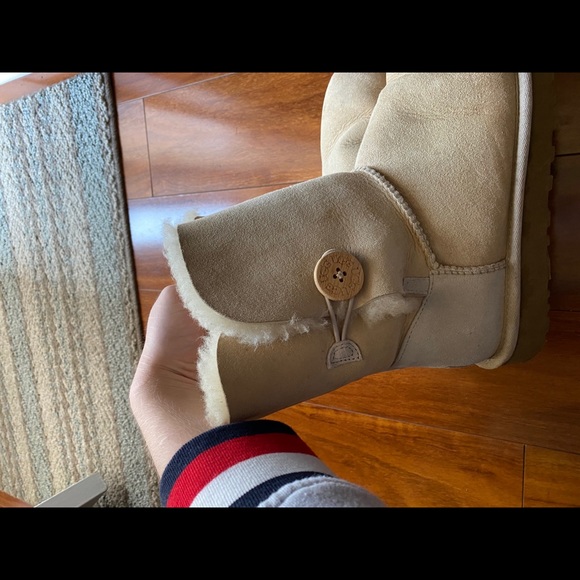 UGG BOOTS size 8 - Picture 5 of 10
